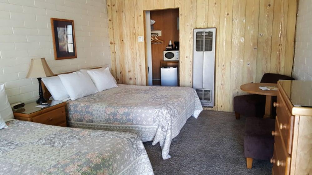 Bishop Village Motel Esterno foto