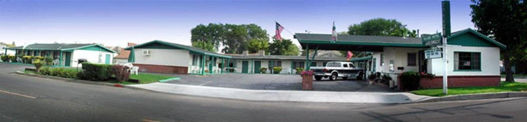 Bishop Village Motel Esterno foto